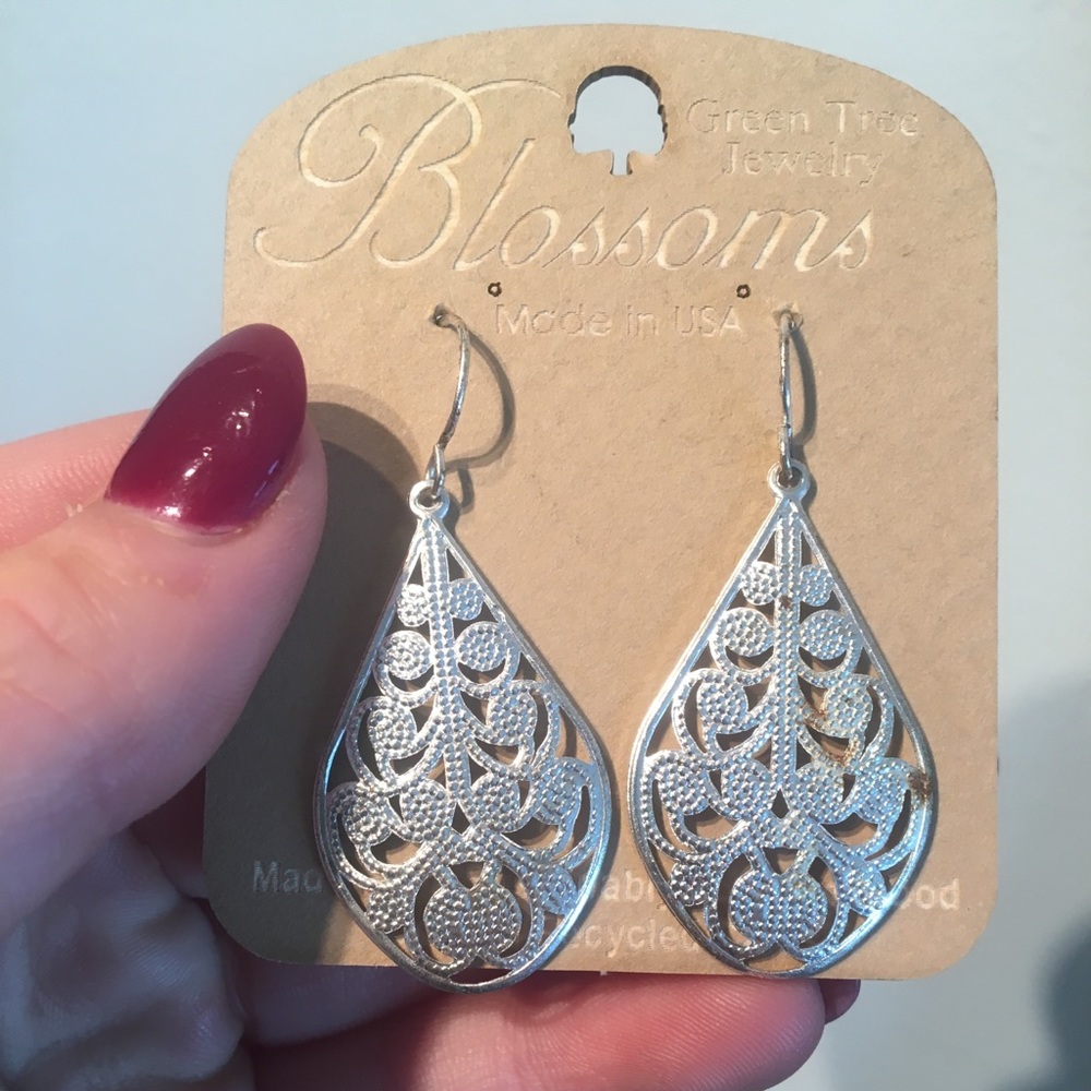 Dangle earrings, silver